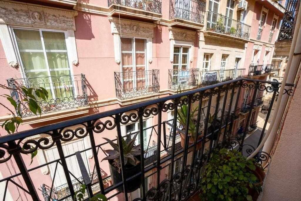 Dirdam Cascoantiguo -Roof Top -4 Min Playa Alicante Luaran gambar